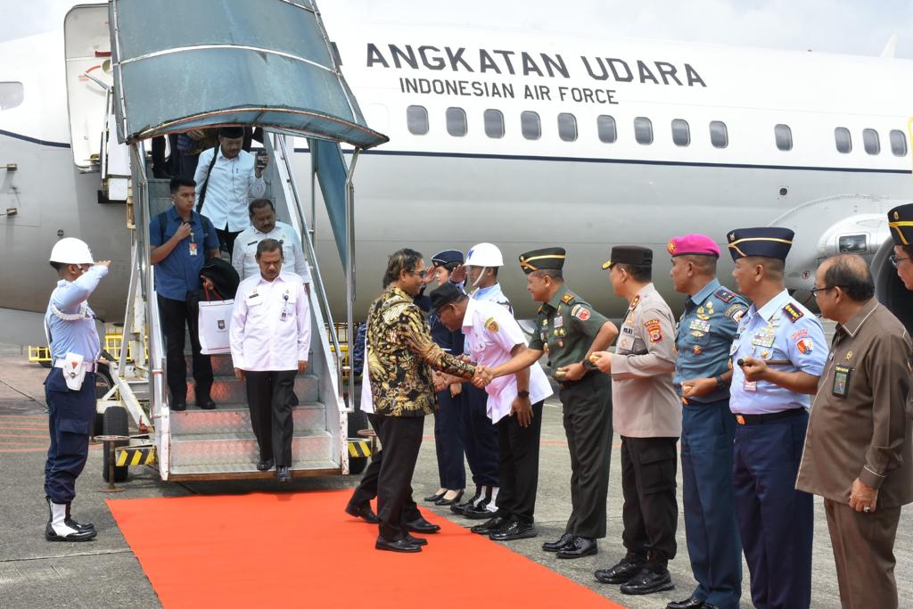 Pangdam Pattimura Sambut Kedatangan dan Ikuti Agenda Dua Menteri