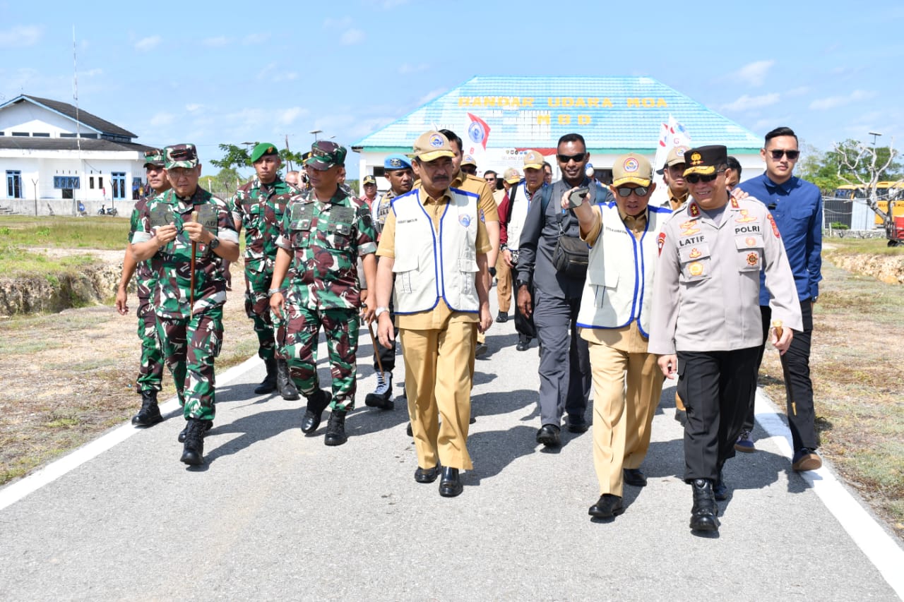 Pastikan Aman, Pangdam XVI/Pattimura Dampingi Kunjungan Kerja 2 Menteri ke MBD