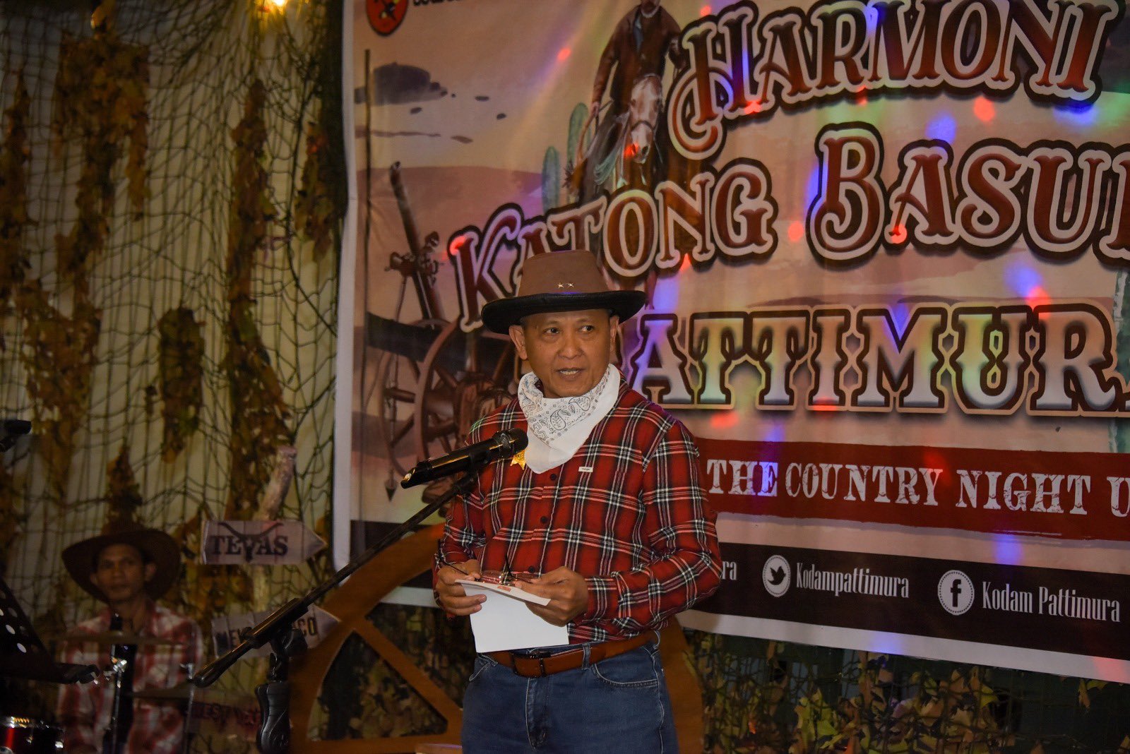 Bergaya Ala Cowboy, Kodam Pattimura Gelar Malam Keakraban