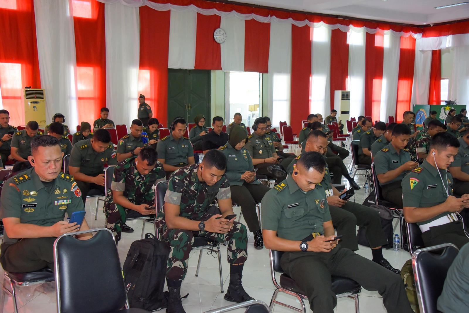 Tingkatkan Profesionalisme, Prajurit Kodam Pattimura Ikuti Tes Kemampuan Bahasa Inggris