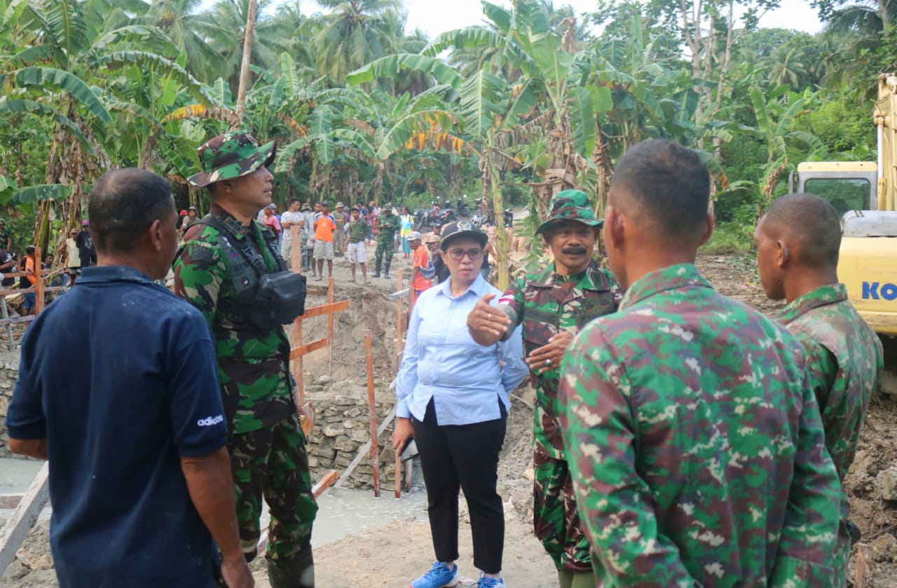 Kinerja TMMD Kodim Saumlaki di Apresiasi Ketua DPRD Kabupaten Kepulauan Tanimbar