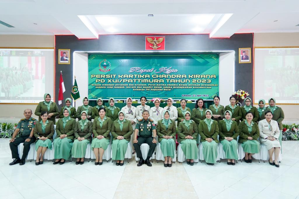 Buka Rakerda Persit, Pangdam Pattimura: Gunakan Hak Politik Secara Baik dan Bijak