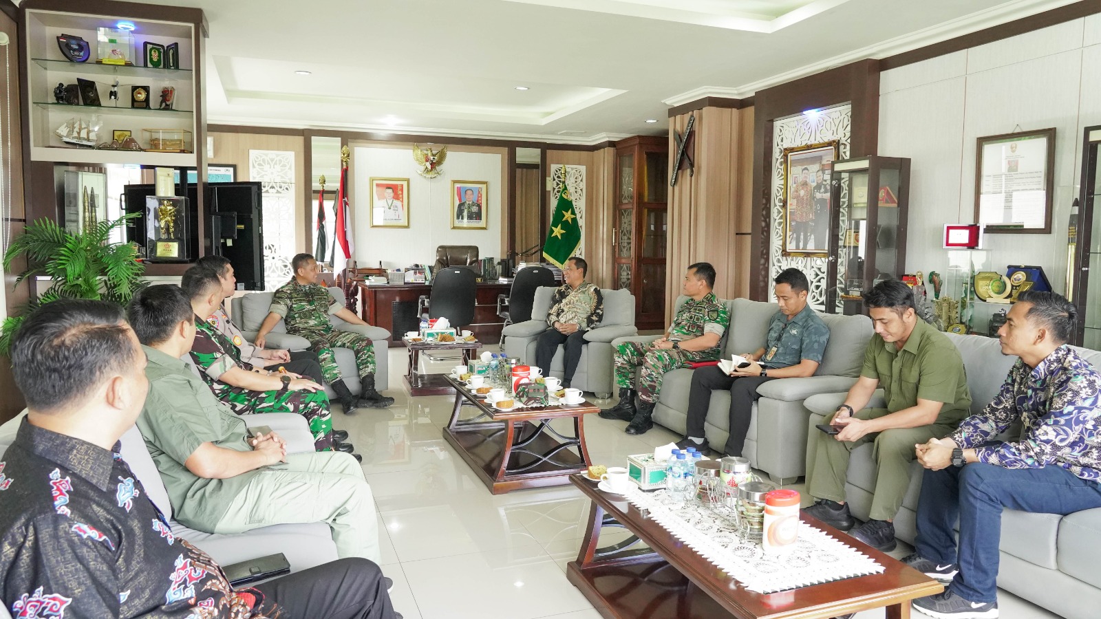 Pangdam Pattimura Terima Audiensi Bupati Malteng, Bahas Keamanan Desa Hitu dan Wakal