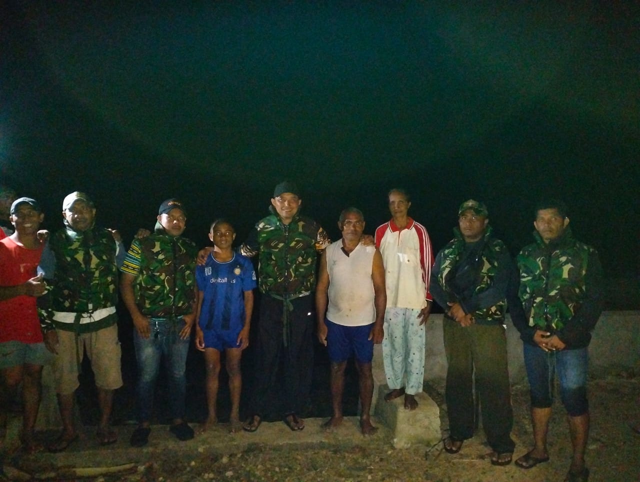 Wujud Nyata Manunggal TNI-Rakyat, Dandim Saumlaki Selamatkan Petani Rumput Laut