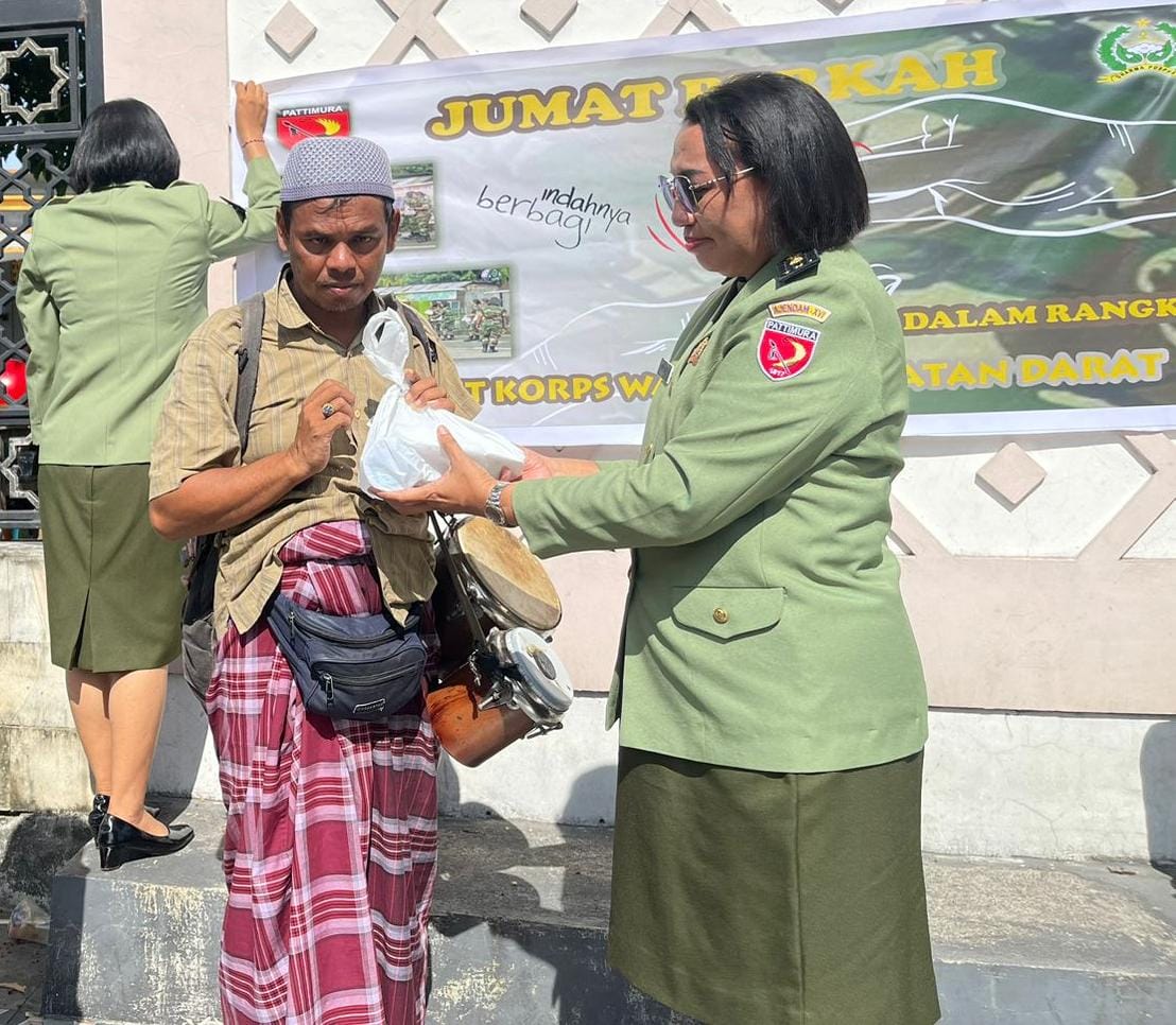 Kowad Kodam Pattimura, Gelar Aksi Jumat Berkah