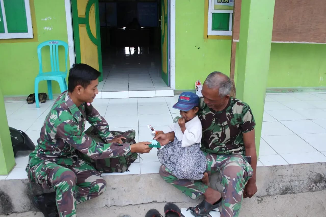 Sebelum Kegiatan, Anggota Satgas TMMD Di Berikan Vitamin