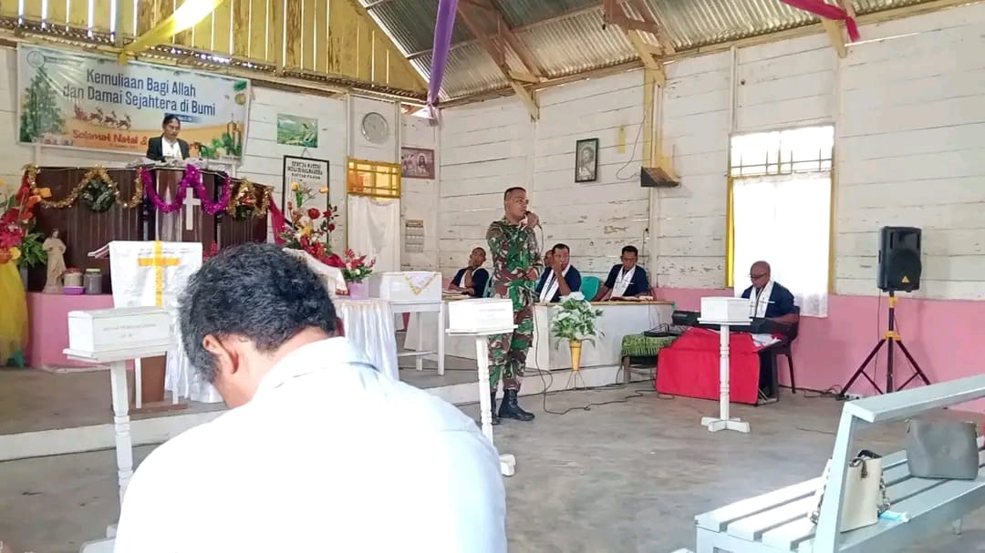 Peringati Kenaikan Isa Almasih Anggota Satgas TMMD Ke-120 Kodim 1508/Tobelo Dan Masyarakat Ibadah Bersama