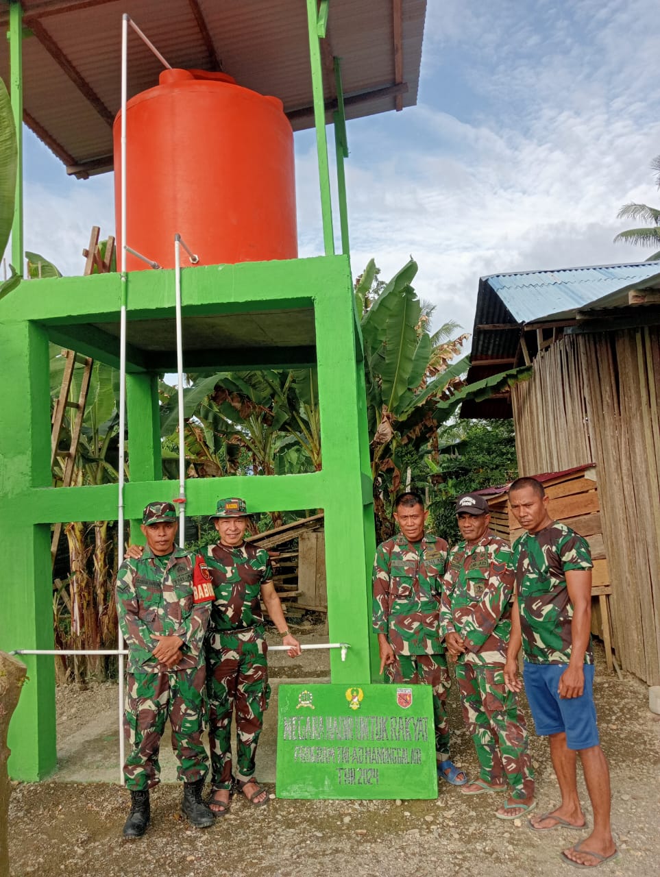 Satgas TMMD Ke-120 Kodim 1506/Namlea Mencapai Tahap Akhir Pembangunan Tower Tandon Air.