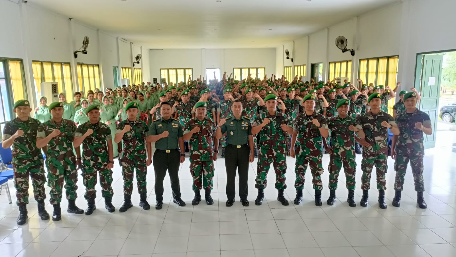 Kumdam Pattimura Melaksanakan Penyuluhan Hukum di Yonif 731/Kabaresi