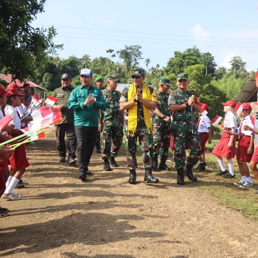 Kunjungan Kerja Tim Wasev Di Lokasi TMMD Ke-120 Kodim 1508/Tobelo, Meninjau Dan Evaluasi Program Pembangunan