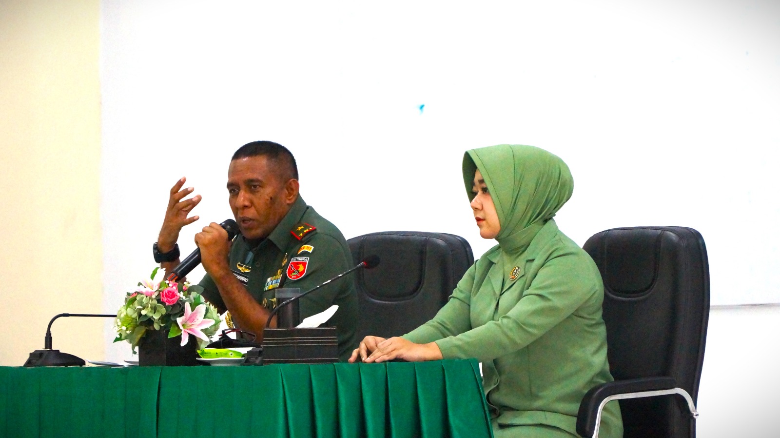 Berikan Jam Komandan, Danrem 151/Binaiya Tekankan Hal Ini Kepada Anggotanya