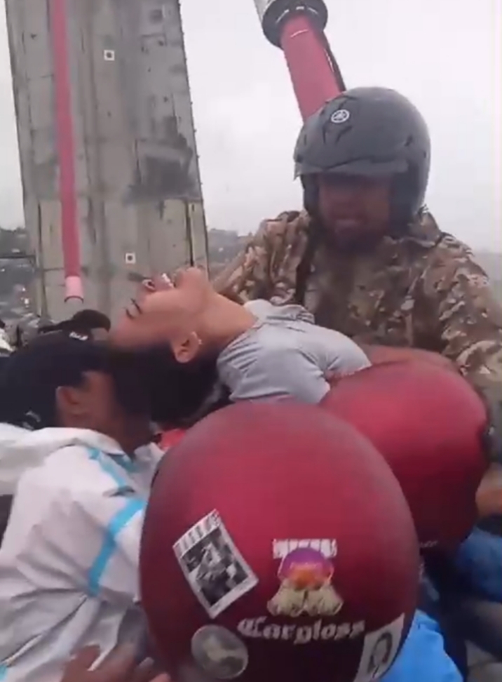 Aksi Heroik Anggota Deninteldam XV/Pattimura Selamatkan Wanita yang Akan Bunuh Diri