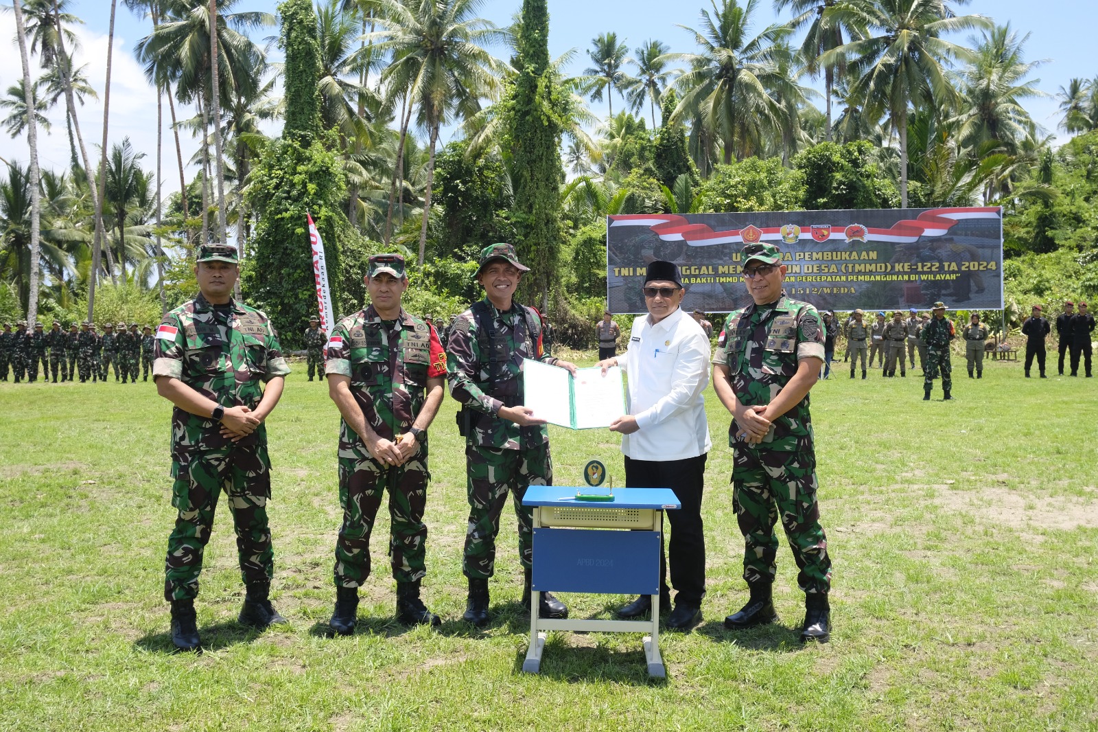 TMMD Ke-122 Kodim 1512/Weda Resmi Dimulai, Sekda Halmahera Tengah Pimpin Upacara Pembukaan