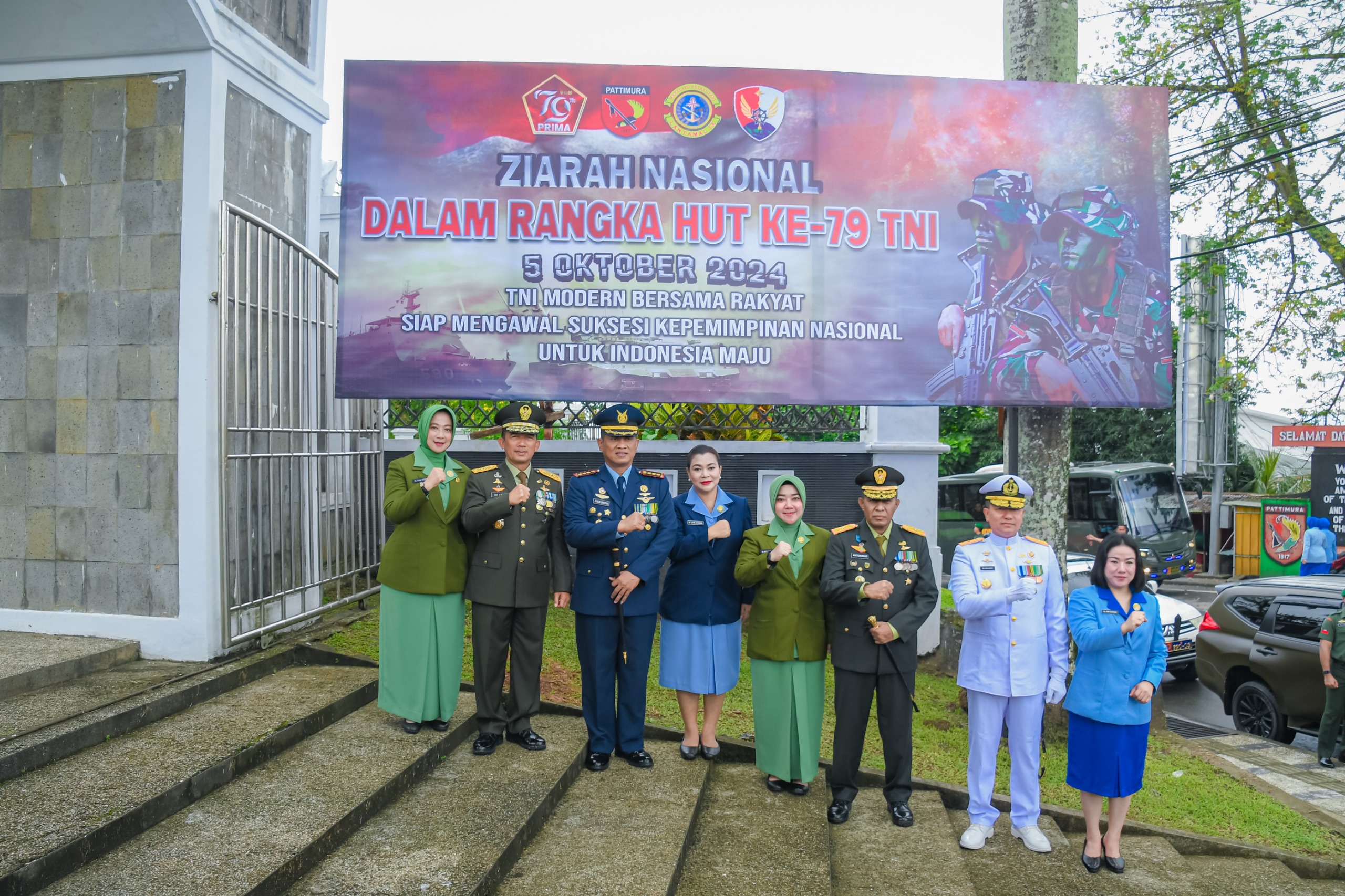 Kenang Jasa dan Perjuangan Pahlawan, TNI di Maluku Ziarah ke TMP