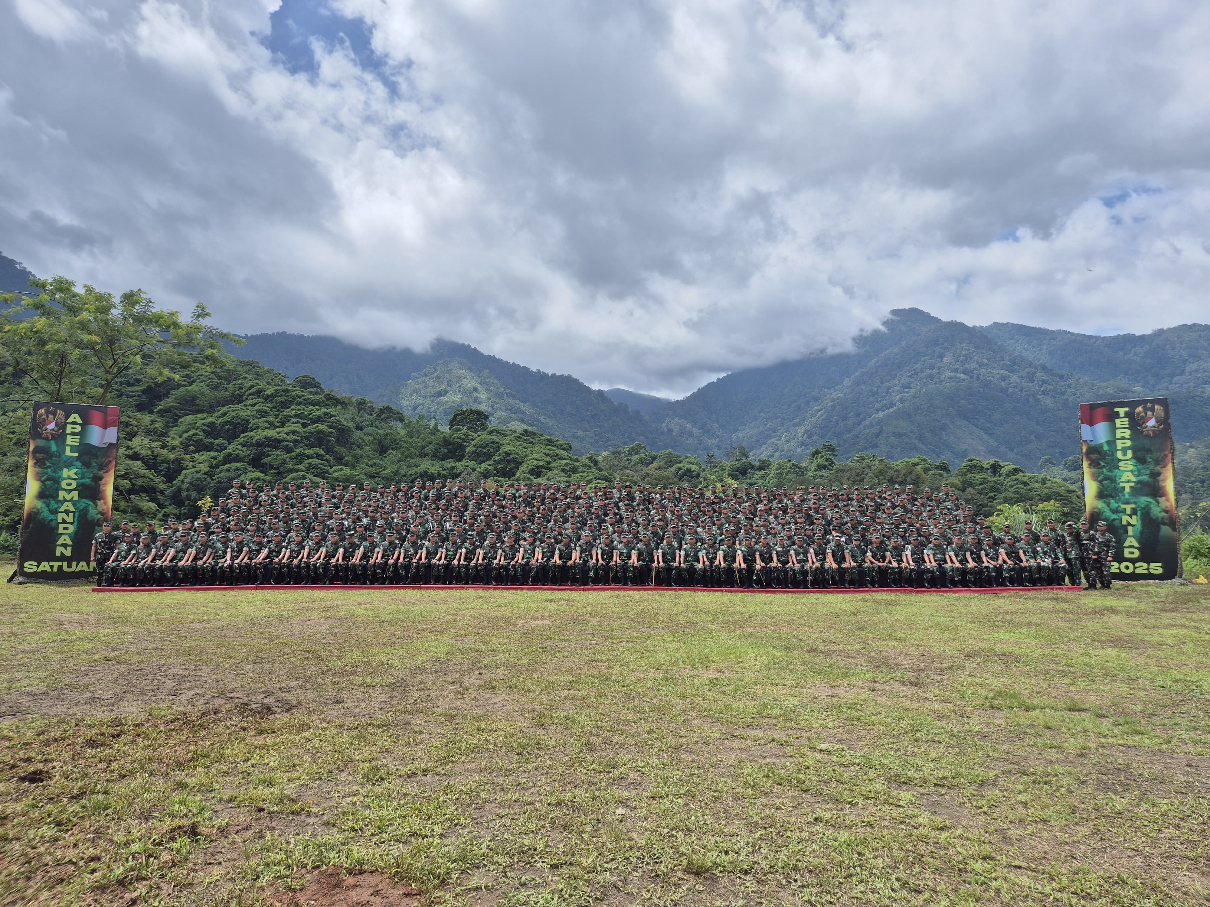 Pangdam XV/Pattimura Mengikuti Apel Komandan Satuan TNI- AD 2025