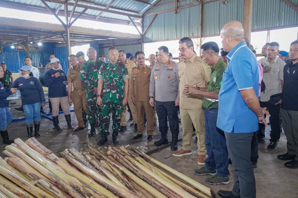Pangdam XV/Pattimura Dampingi Gubernur Tinjau Pabrik Spice Islands Maluku di SBB