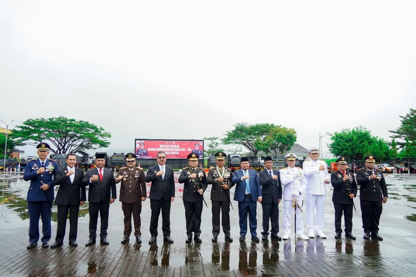 Perkuat Sinergi, Pangdam XV/Pattimura Hadiri Upacara dan Syukuran Hari Bhayangkara ke-79