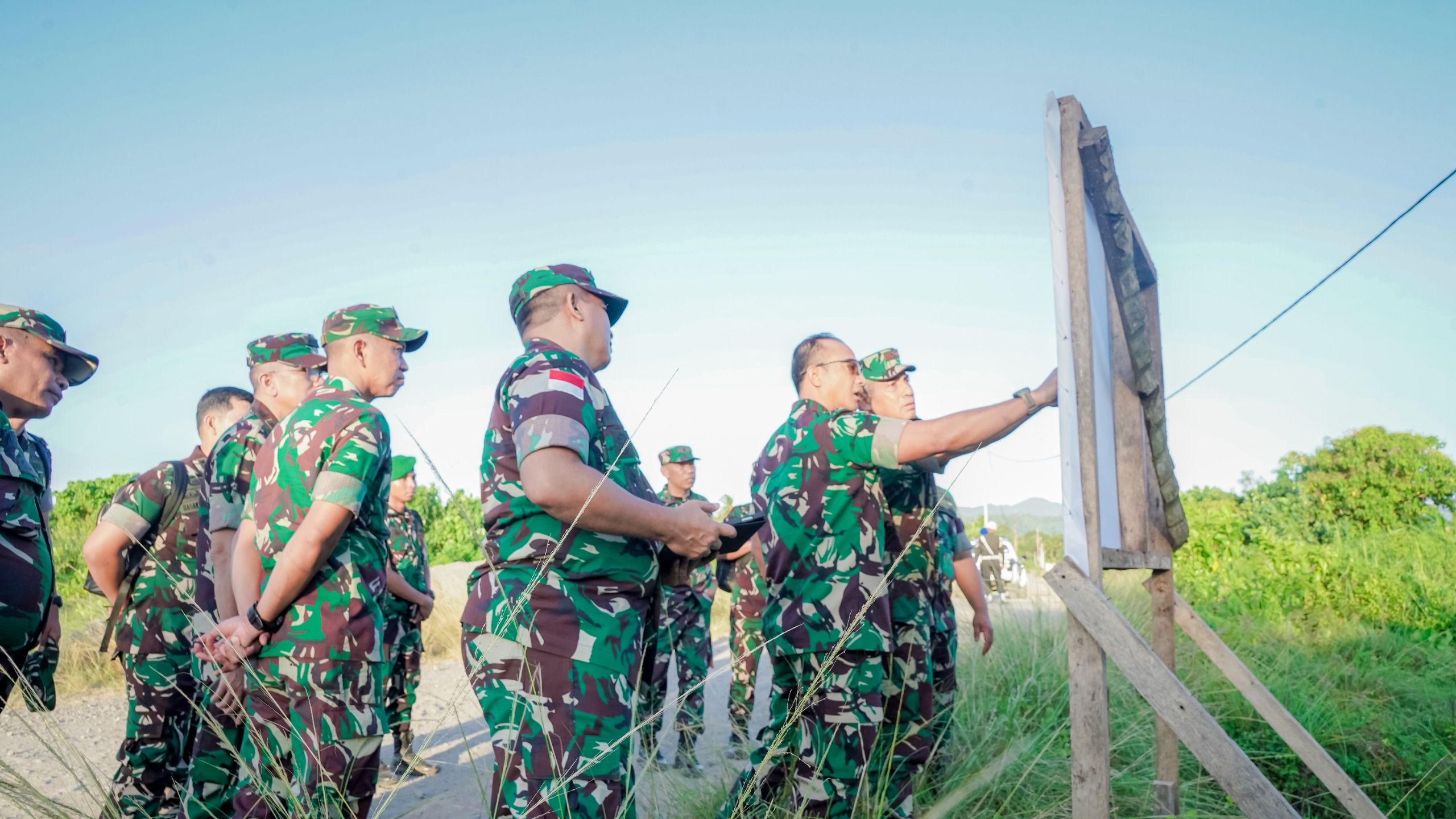 Pastikan Kelayakan Untuk Pembangunan Kodam, Pangdam XV/Pattimura Tinjau Lokasi