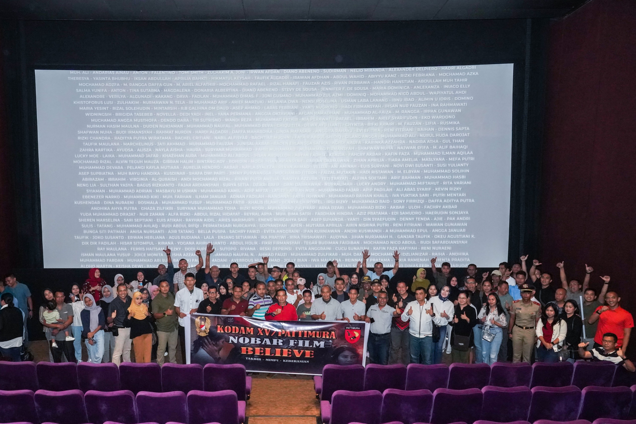 Kasdam XV/Pattimura Saksikan Film Believe Bersama Prajurit dan Masyarakat