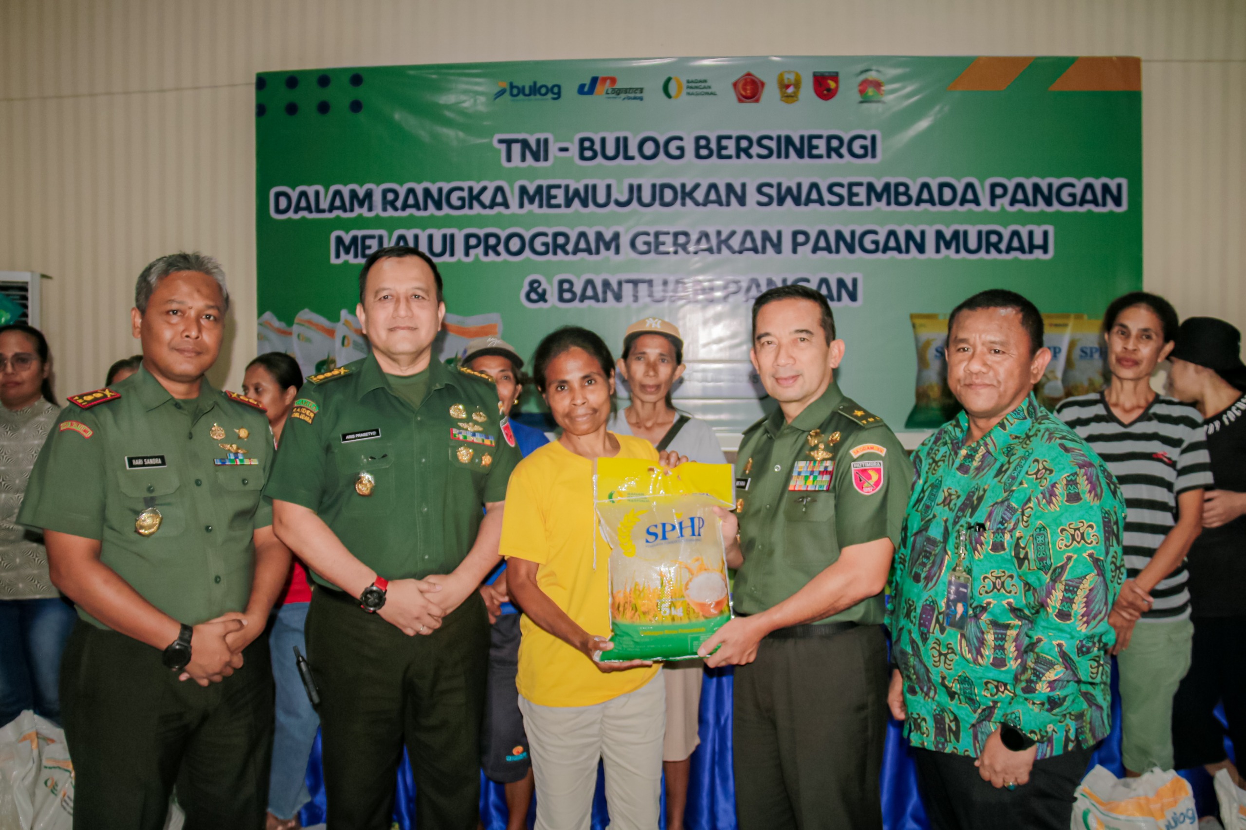 Kasdam XV/Pattimura Apresiasi Kegiatan TNI-Bulog Bersinergi