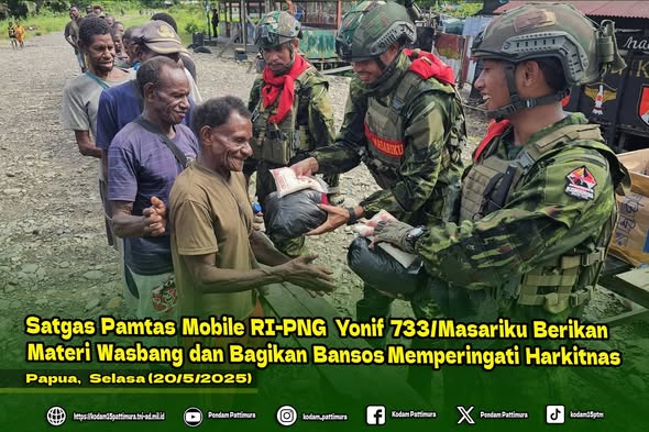 Prajurit Satgas Pamtas Mobile RI-PNG Yonif 733/Masariku Berikan Materi Wawasan Kebangsaan dan Bagikan Bantuan Sosial dalam Rangka Memperingati Hari Kebangkitan Nasional