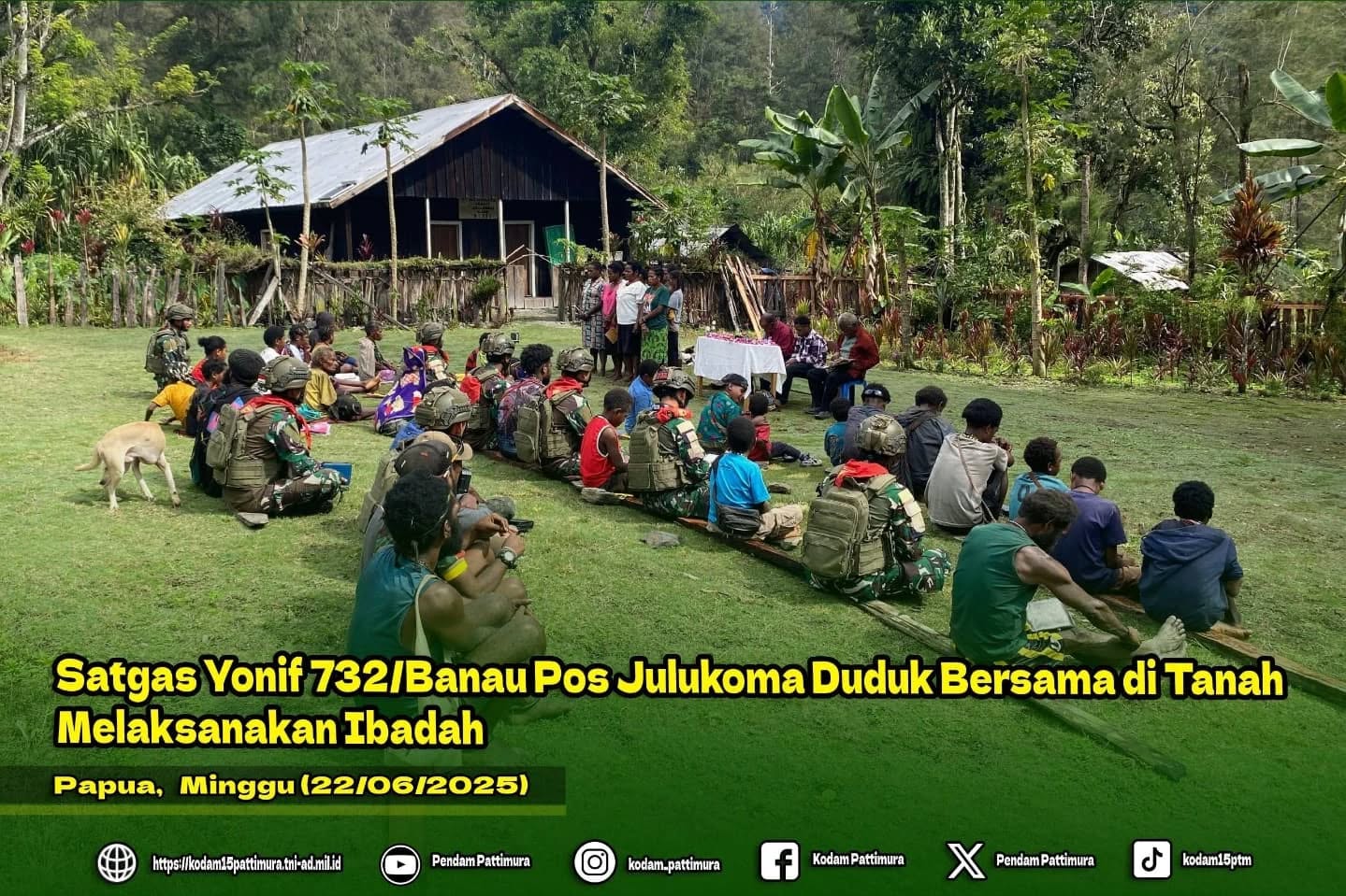 Satgas Yonif 732/Banau Pos Julukoma Duduk Bersama di Tanah Melaksanakan Ibadah